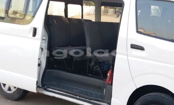 Buy Used Toyota Hiace White Car in Luanda in Luanda Province Buy Used Toyota Hiace White Car in Luanda in Luanda Province