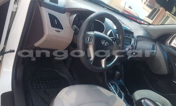 Buy Used Hyundai Tucson White Car in Luanda in Luanda Province Buy Used Hyundai Tucson White Car in Luanda in Luanda Province