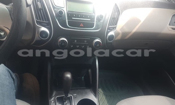 Buy Used Hyundai Tucson White Car in Luanda in Luanda Province Buy Used Hyundai Tucson White Car in Luanda in Luanda Province
