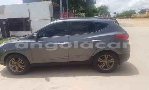 Buy Used Hyundai ix35 Black Car in Luanda in Luanda Province Buy Used Hyundai ix35 Black Car in Luanda in Luanda Province