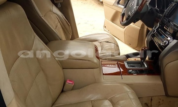 Buy Used Toyota Land Cruiser Silver Car in Luanda in Luanda Province Buy Used Toyota Land Cruiser Silver Car in Luanda in Luanda Province