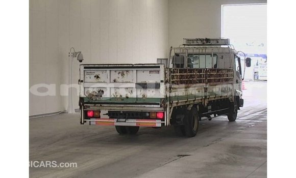 Comprar Importar Isuzu Rodeo Branco Carro em Import - Dubai em Bengo Province Comprar Importar Isuzu Rodeo Branco Carro em Import - Dubai em Bengo Province