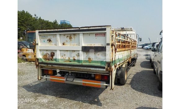 Comprar Importar Isuzu Rodeo Branco Carro em Import - Dubai em Bengo Province Comprar Importar Isuzu Rodeo Branco Carro em Import - Dubai em Bengo Province