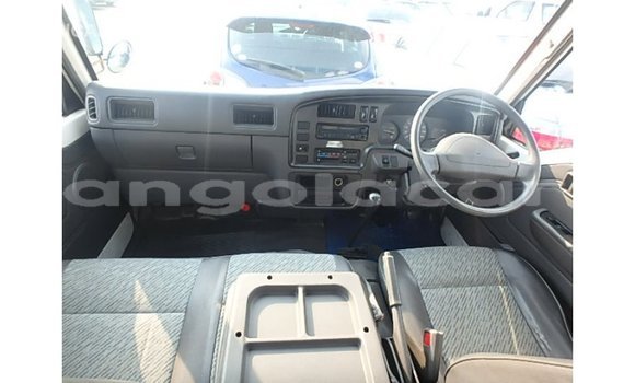 Comprar Importar Nissan Caravan Branco Carro em Import - Dubai em Bengo Province Comprar Importar Nissan Caravan Branco Carro em Import - Dubai em Bengo Province