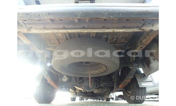 Comprar Importar Nissan Caravan Branco Carro em Import - Dubai em Bengo Province Comprar Importar Nissan Caravan Branco Carro em Import - Dubai em Bengo Province