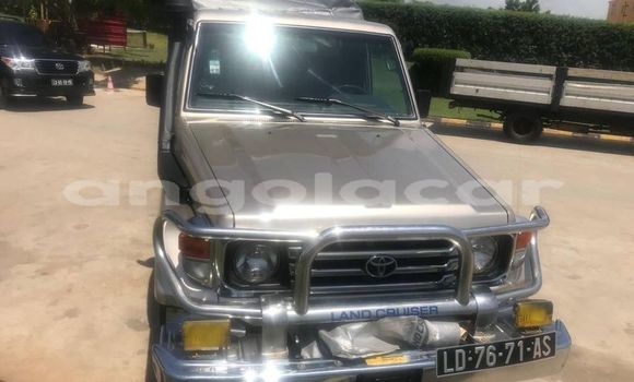 Comprar Usado Toyota Land Cruiser Prata Carro em Luanda em Luanda Province