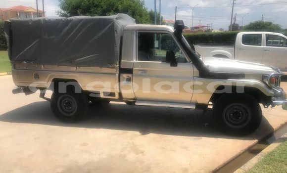 Buy Used Toyota Land Cruiser Silver Car in Luanda in Luanda Province Buy Used Toyota Land Cruiser Silver Car in Luanda in Luanda Province