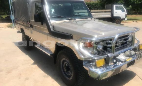 Buy Used Toyota Land Cruiser Silver Car in Luanda in Luanda Province Buy Used Toyota Land Cruiser Silver Car in Luanda in Luanda Province