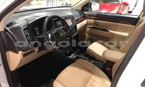 Comprar Usado Mitsubishi Montero Branco Carro em Benguela em Benguela Comprar Usado Mitsubishi Montero Branco Carro em Benguela em Benguela