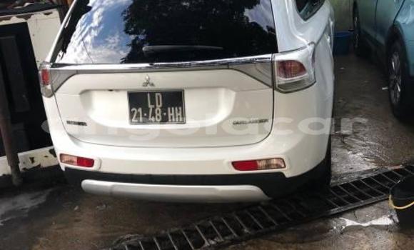 Comprar Usado Mitsubishi Montero Branco Carro em Benguela em Benguela Comprar Usado Mitsubishi Montero Branco Carro em Benguela em Benguela