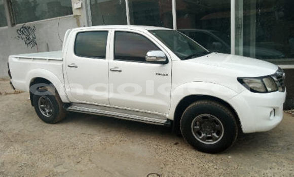 Comprar Usado Toyota Hilux Branco Carro em Benguela em Benguela Comprar Usado Toyota Hilux Branco Carro em Benguela em Benguela
