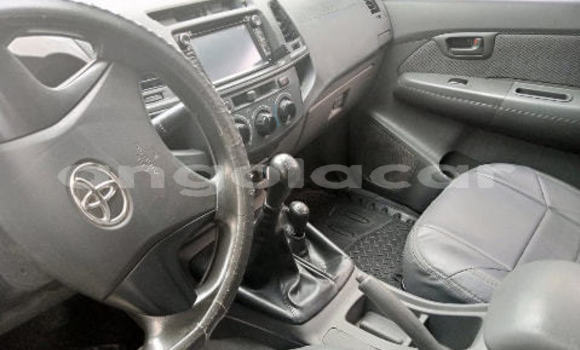 Comprar Usado Toyota Hilux Branco Carro em Benguela em Benguela Comprar Usado Toyota Hilux Branco Carro em Benguela em Benguela