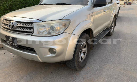 Comprar Usado Toyota Fortuner Prata Carro em Benguela em Benguela Comprar Usado Toyota Fortuner Prata Carro em Benguela em Benguela