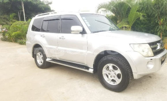 Buy Used Mitsubishi Pajero Silver Car in Benguela in Benguela