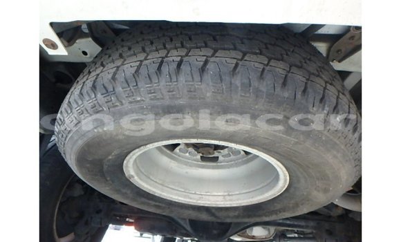 Comprar Importar Toyota Hilux Branco Carro em Import - Dubai em Bengo Province Comprar Importar Toyota Hilux Branco Carro em Import - Dubai em Bengo Province