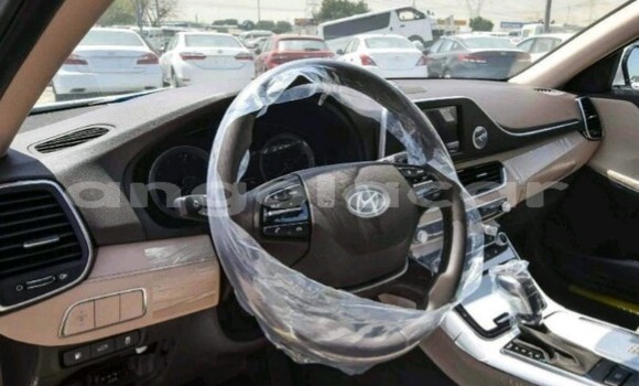 Buy New Hyundai Azera White Car in Luanda in Luanda Province Buy New Hyundai Azera White Car in Luanda in Luanda Province