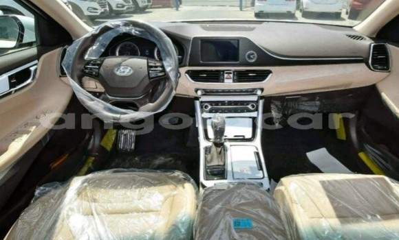 Buy New Hyundai Azera White Car in Luanda in Luanda Province Buy New Hyundai Azera White Car in Luanda in Luanda Province