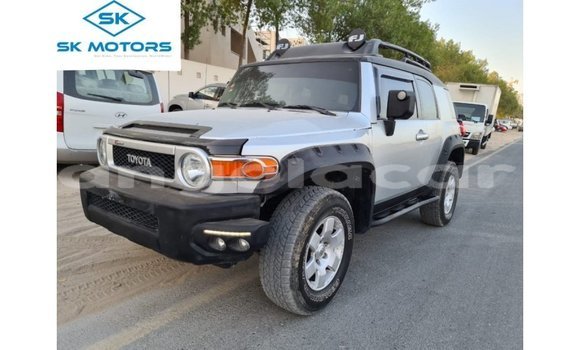 Comprar Importar Toyota FJ Cruiser Outro Carro em Import - Dubai em Bengo Province