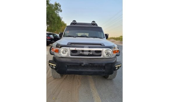 Comprar Importar Toyota FJ Cruiser Outro Carro em Import - Dubai em Bengo Province Comprar Importar Toyota FJ Cruiser Outro Carro em Import - Dubai em Bengo Province