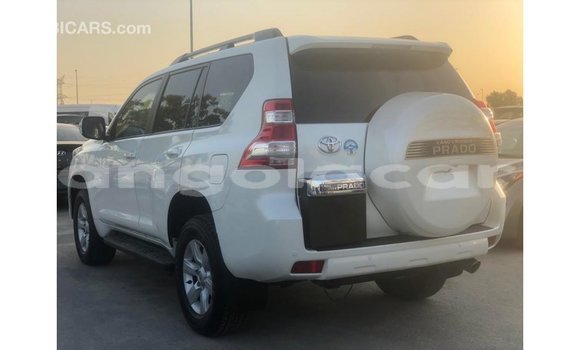 Acheter Import Voiture Toyota Prado Blanc à Import - Dubai, Province de Bengo Acheter Import Voiture Toyota Prado Blanc à Import - Dubai, Province de Bengo