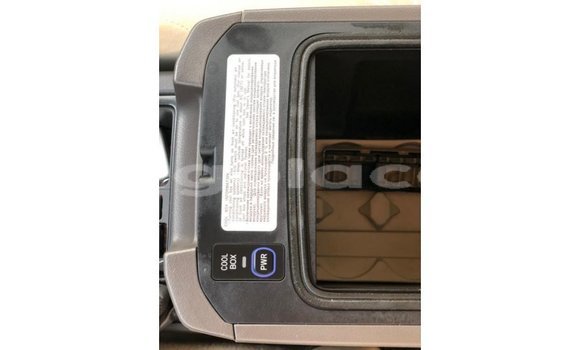 Acheter Import Voiture Toyota Prado Blanc à Import - Dubai, Province de Bengo Acheter Import Voiture Toyota Prado Blanc à Import - Dubai, Province de Bengo