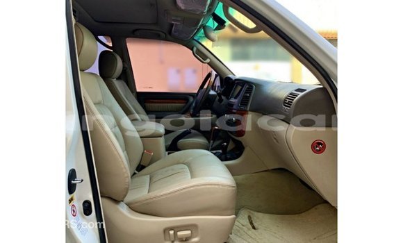 Comprar Importar Lexus LX Branco Carro em Import - Dubai em Bengo Province Comprar Importar Lexus LX Branco Carro em Import - Dubai em Bengo Province