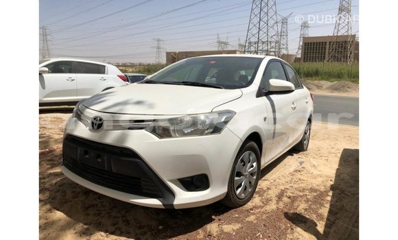 Comprar Importar Toyota Yaris Branco Carro em Import - Dubai em Bengo Province Comprar Importar Toyota Yaris Branco Carro em Import - Dubai em Bengo Province