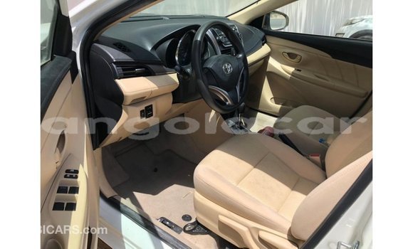 Comprar Importar Toyota Yaris Branco Carro em Import - Dubai em Bengo Province Comprar Importar Toyota Yaris Branco Carro em Import - Dubai em Bengo Province