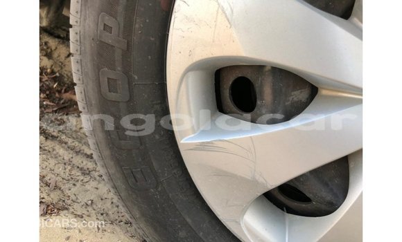 Comprar Importar Toyota Yaris Branco Carro em Import - Dubai em Bengo Province Comprar Importar Toyota Yaris Branco Carro em Import - Dubai em Bengo Province