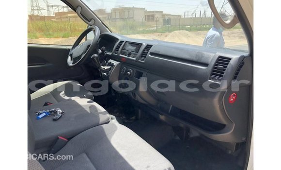 Comprar Importar Toyota Hiace Branco Carro em Import - Dubai em Bengo Province Comprar Importar Toyota Hiace Branco Carro em Import - Dubai em Bengo Province