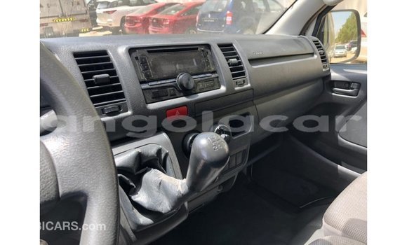 Comprar Importar Toyota Hiace Branco Carro em Import - Dubai em Bengo Province Comprar Importar Toyota Hiace Branco Carro em Import - Dubai em Bengo Province