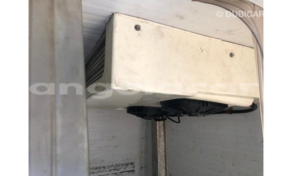 Comprar Importar Toyota Hiace Branco Carro em Import - Dubai em Bengo Province Comprar Importar Toyota Hiace Branco Carro em Import - Dubai em Bengo Province