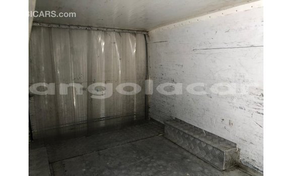 Comprar Importar Toyota Hiace Branco Carro em Import - Dubai em Bengo Province Comprar Importar Toyota Hiace Branco Carro em Import - Dubai em Bengo Province