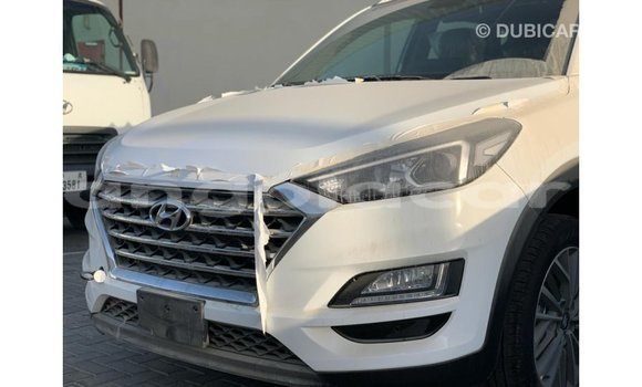 Comprar Importar Hyundai Tucson Branco Carro em Import - Dubai em Bengo Province Comprar Importar Hyundai Tucson Branco Carro em Import - Dubai em Bengo Province