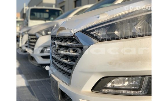 Comprar Importar Hyundai Tucson Branco Carro em Import - Dubai em Bengo Province Comprar Importar Hyundai Tucson Branco Carro em Import - Dubai em Bengo Province