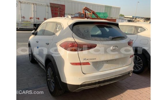 Comprar Importar Hyundai Tucson Branco Carro em Import - Dubai em Bengo Province Comprar Importar Hyundai Tucson Branco Carro em Import - Dubai em Bengo Province