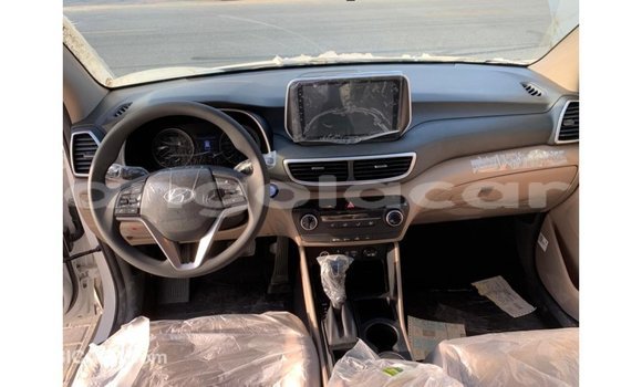 Comprar Importar Hyundai Tucson Branco Carro em Import - Dubai em Bengo Province Comprar Importar Hyundai Tucson Branco Carro em Import - Dubai em Bengo Province