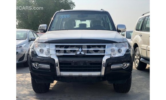 Acheter Import Voiture Mitsubishi Pajero Noir à Import - Dubai, Province de Bengo Acheter Import Voiture Mitsubishi Pajero Noir à Import - Dubai, Province de Bengo