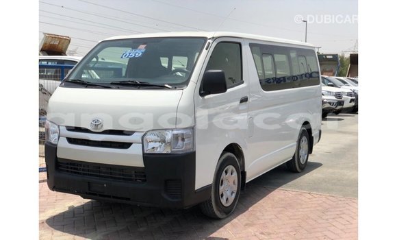 Comprar Importar Toyota Hiace Branco Carro em Import - Dubai em Bengo Province Comprar Importar Toyota Hiace Branco Carro em Import - Dubai em Bengo Province