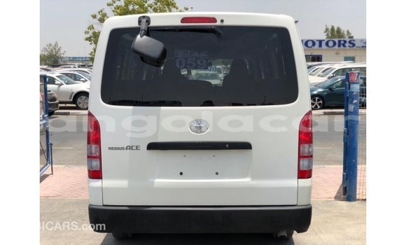 Comprar Importar Toyota Hiace Branco Carro em Import - Dubai em Bengo Province Comprar Importar Toyota Hiace Branco Carro em Import - Dubai em Bengo Province