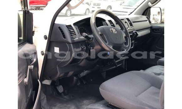 Comprar Importar Toyota Hiace Branco Carro em Import - Dubai em Bengo Province Comprar Importar Toyota Hiace Branco Carro em Import - Dubai em Bengo Province