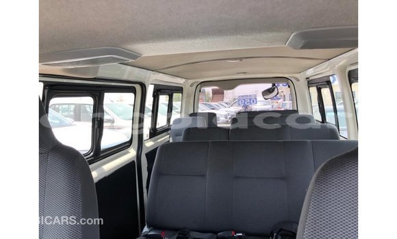 Comprar Importar Toyota Hiace Branco Carro em Import - Dubai em Bengo Province Comprar Importar Toyota Hiace Branco Carro em Import - Dubai em Bengo Province