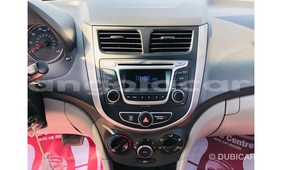 Comprar Importar Hyundai Accent Vermelho Carro em Import - Dubai em Bengo Province Comprar Importar Hyundai Accent Vermelho Carro em Import - Dubai em Bengo Province