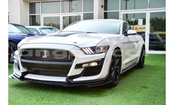 Comprar Importar Ford Mustang Branco Carro em Import - Dubai em Bengo Province Comprar Importar Ford Mustang Branco Carro em Import - Dubai em Bengo Province