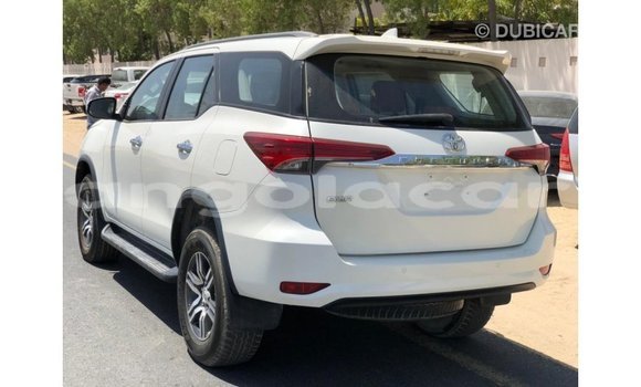 Acheter Import Voiture Toyota Fortuner Blanc à Import - Dubai, Province de Bengo Acheter Import Voiture Toyota Fortuner Blanc à Import - Dubai, Province de Bengo
