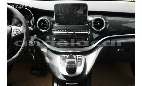 Comprar Importar Mercedes-Benz 250 Preto Carro em Import - Dubai em Bengo Province Comprar Importar Mercedes-Benz 250 Preto Carro em Import - Dubai em Bengo Province