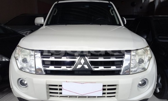 Acheter Occasion Voiture Mitsubishi Pajero Sport Blanc à Luena, Moxico Acheter Occasion Voiture Mitsubishi Pajero Sport Blanc à Luena, Moxico