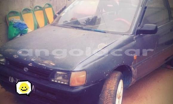 Comprar Usado Toyota Starlet Azul Carro em Luanda em Luanda Province
