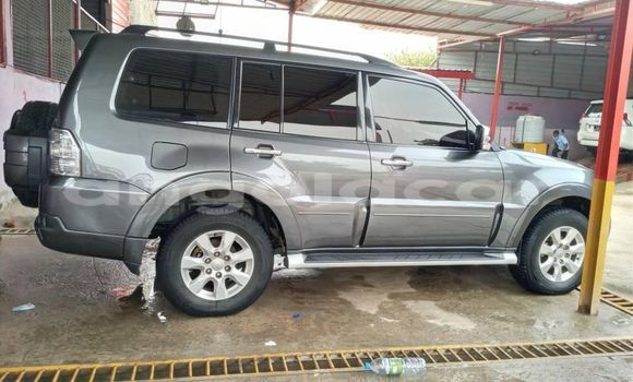 Buy Used Mitsubishi Pajero Black Car in Luanda in Luanda Province Buy Used Mitsubishi Pajero Black Car in Luanda in Luanda Province
