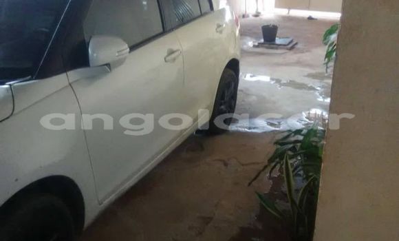 Acheter Occasion Voiture Suzuki Swift Blanc à Luanda, Province de Luanda Acheter Occasion Voiture Suzuki Swift Blanc à Luanda, Province de Luanda
